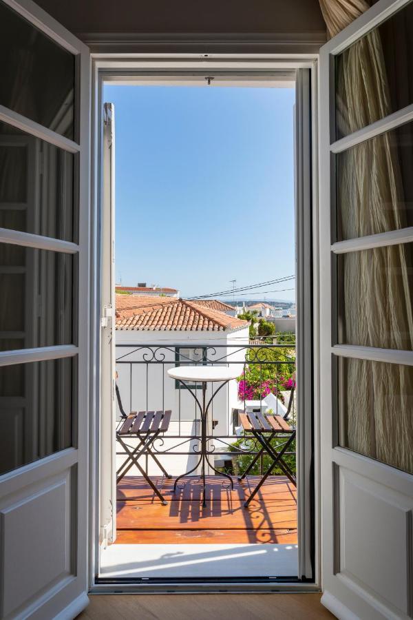 Guesthouse Niriides Spetses Town ภายนอก รูปภาพ